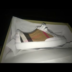 Burberry shoes